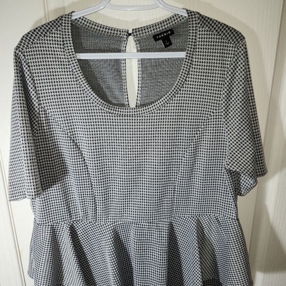 Torrid peplum houndstooth dress in size 1 (14-16) - Picture 5 of 7